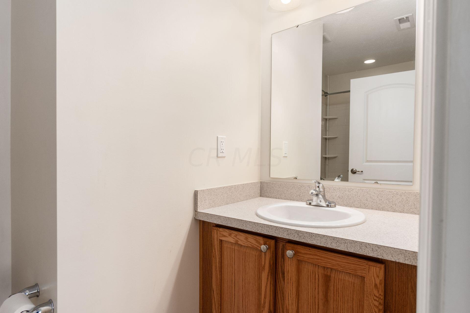 7965 Ravine Run Lane Columbus, OH 43235 - Photo 21 of 31 Full bath