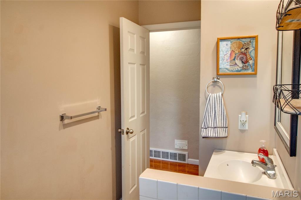 5230 Wickway Drive Alton, IL 62002 - Photo 11 of 22