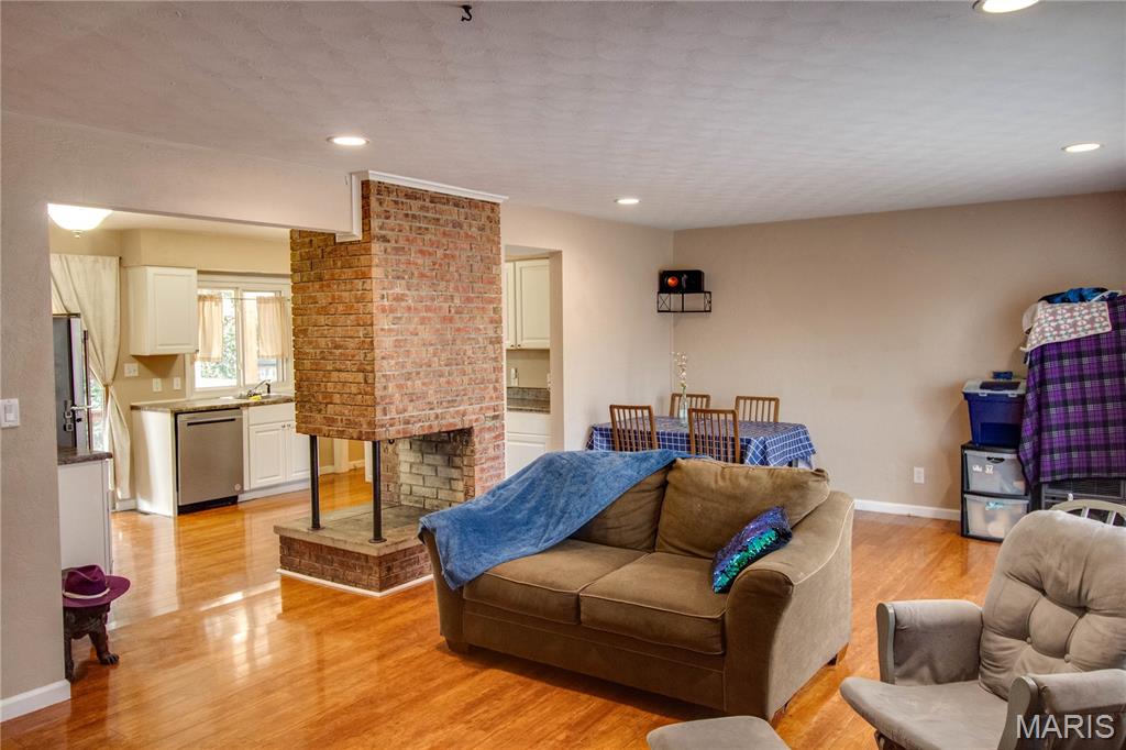 5230 Wickway Drive Alton, IL 62002 - Photo 5 of 22