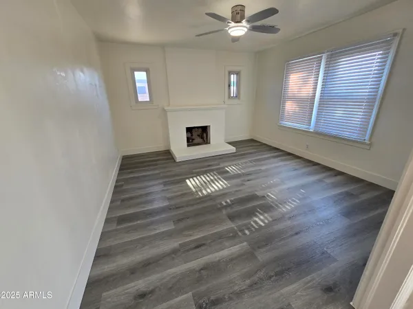 a view of entryway with front door