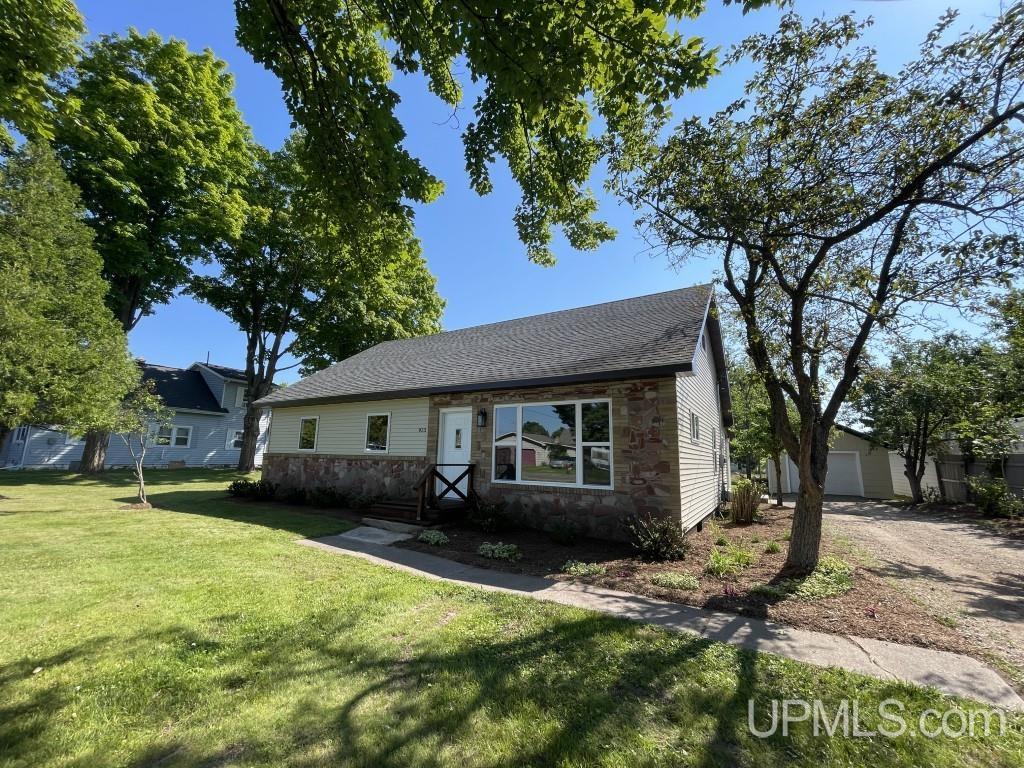 923 Halliday Street L'Anse, MI 49946 - Photo 1 of 52