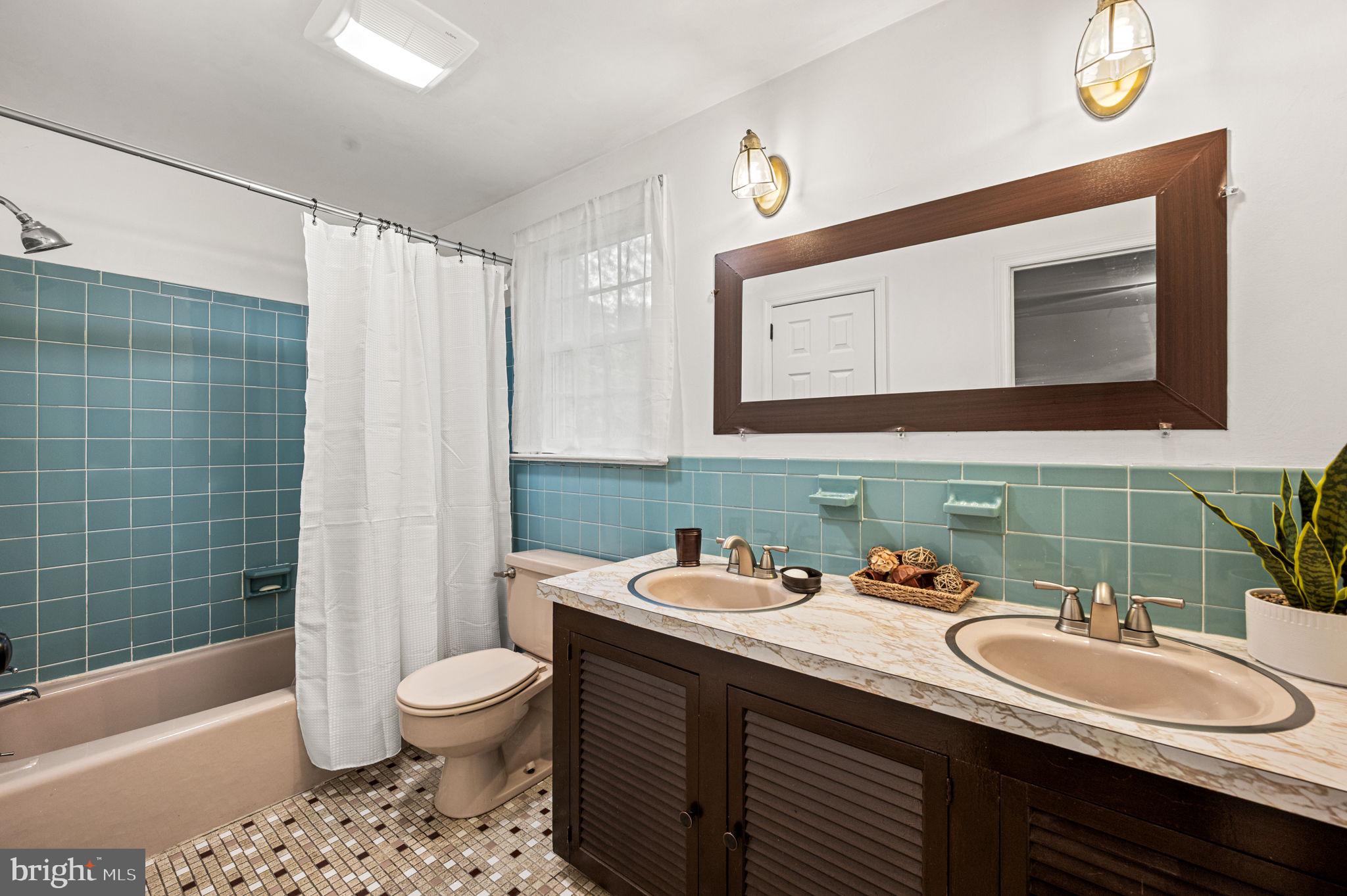 905 Warrior Road Malvern, PA 19355 - Photo 30 of 42 Second Bathroom