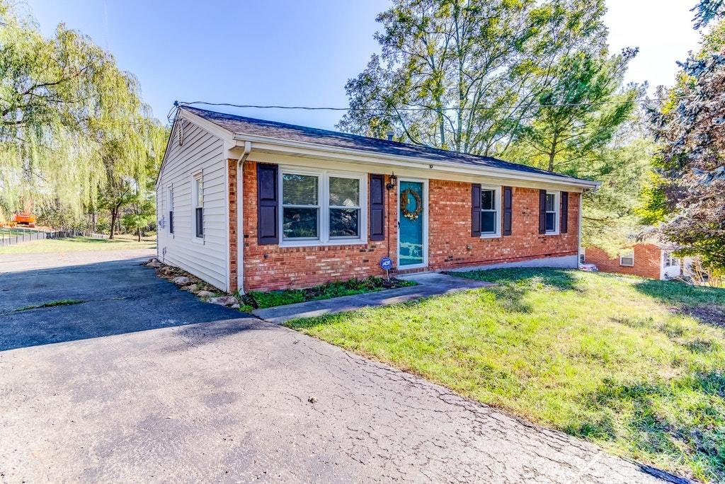 818 North Mill Road Salem, VA 24153 - Photo 2 of 34 001-329590-10-untitled-5-29_8300285