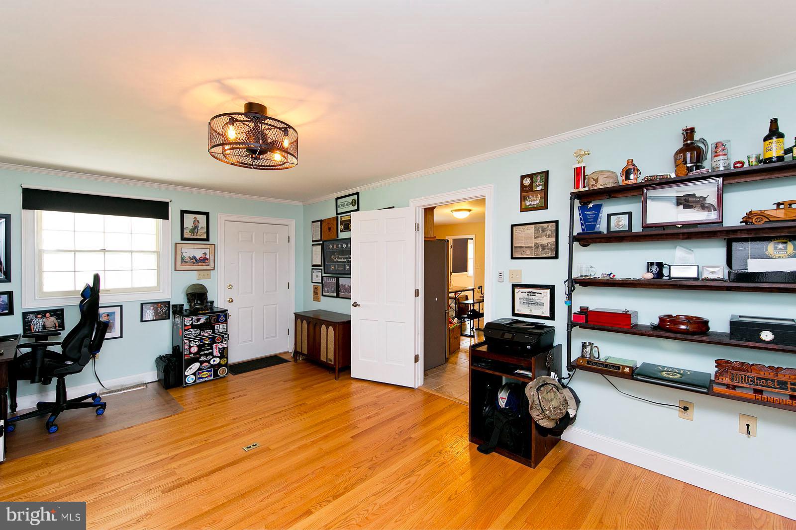 3708 Apple Pie Ridge Road Winchester, VA 22603 - Photo 17 of 46 family room