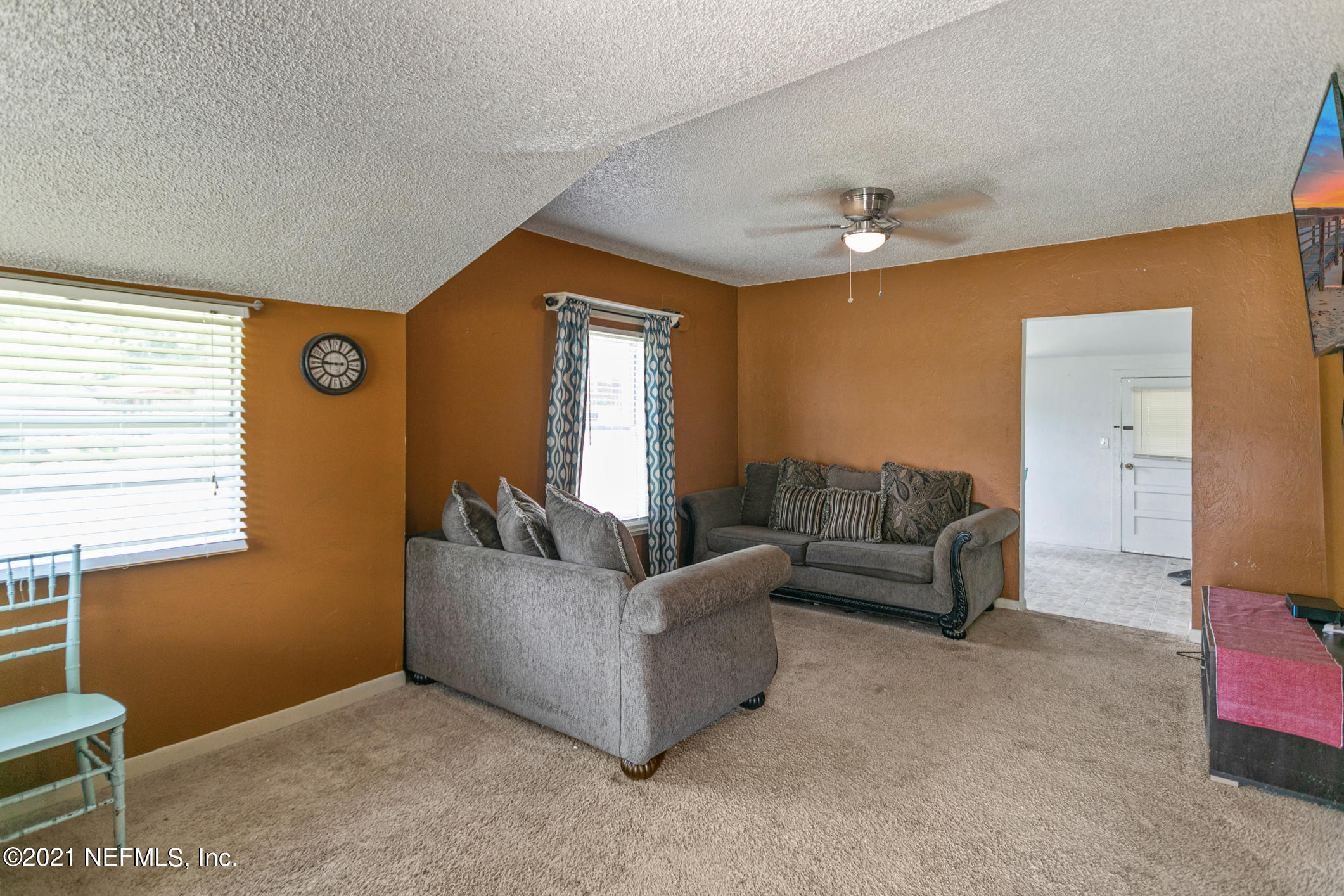 1012 South Moody Road Palatka, FL 32177 - Photo 5 of 26 Living Room