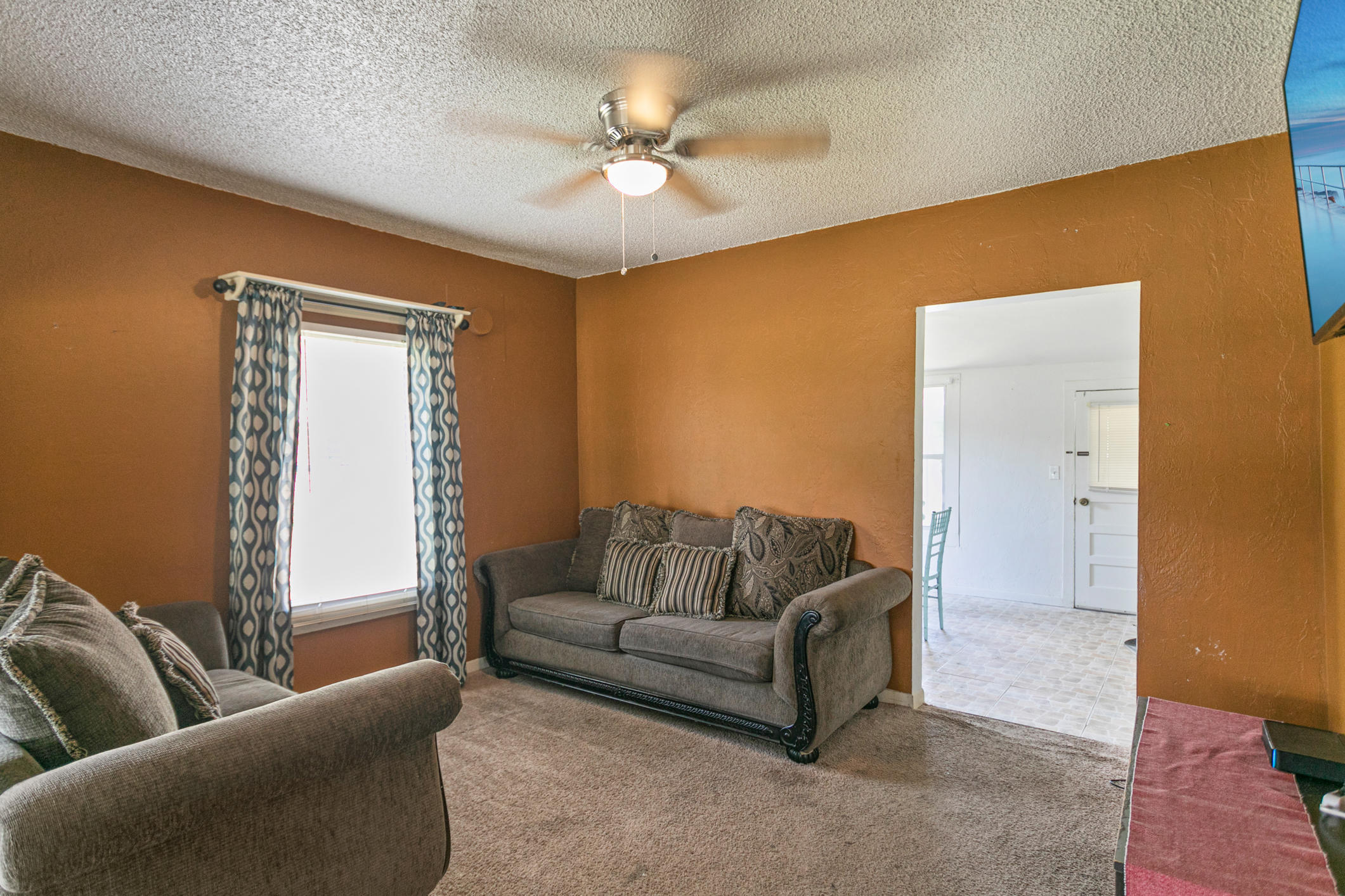 1012 South Moody Road Palatka, FL 32177 - Photo 7 of 26 Living Room