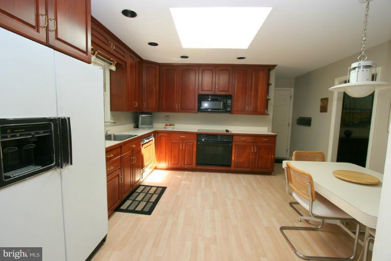 4301 Prince Road Rockville, MD 20853 - Photo 15 of 30 Kitchen