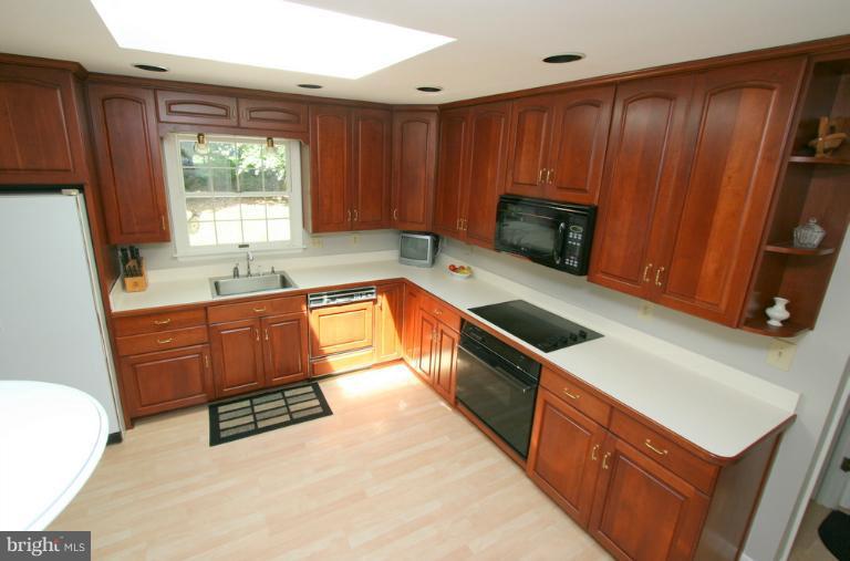 4301 Prince Road Rockville, MD 20853 - Photo 21 of 30 Kitchen