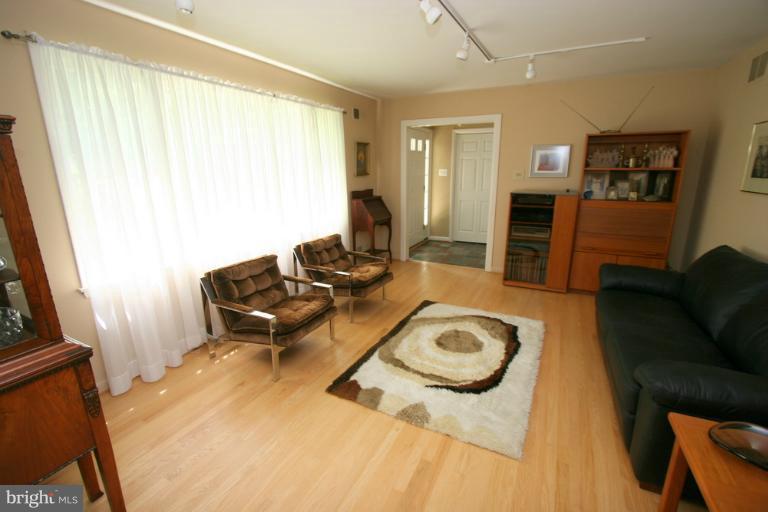 4301 Prince Road Rockville, MD 20853 - Photo 22 of 30 Interior (General)