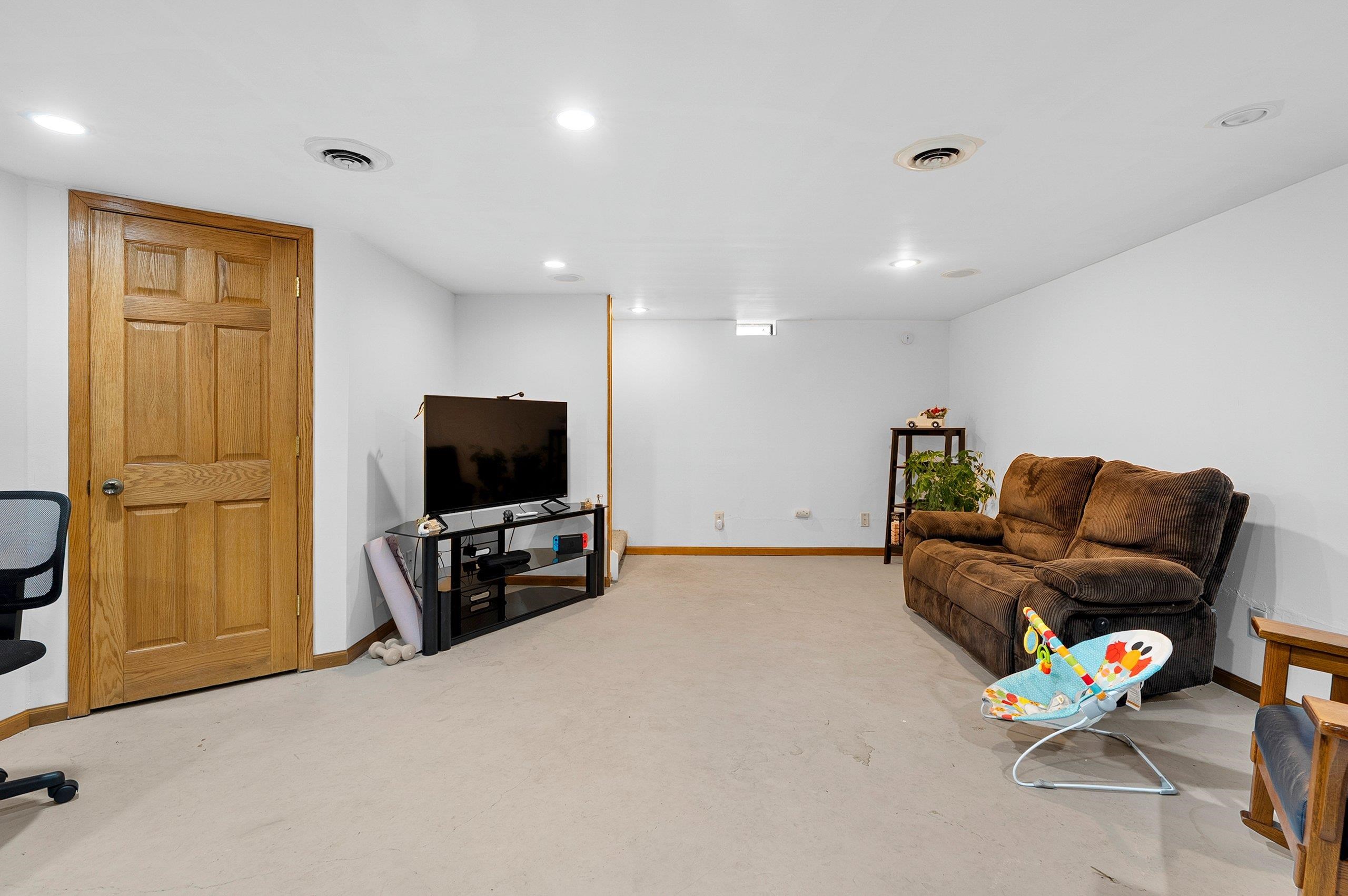W10057 Baler Road Hortonville, WI 54944 - Photo 37 of 73 Gallery Image 37
