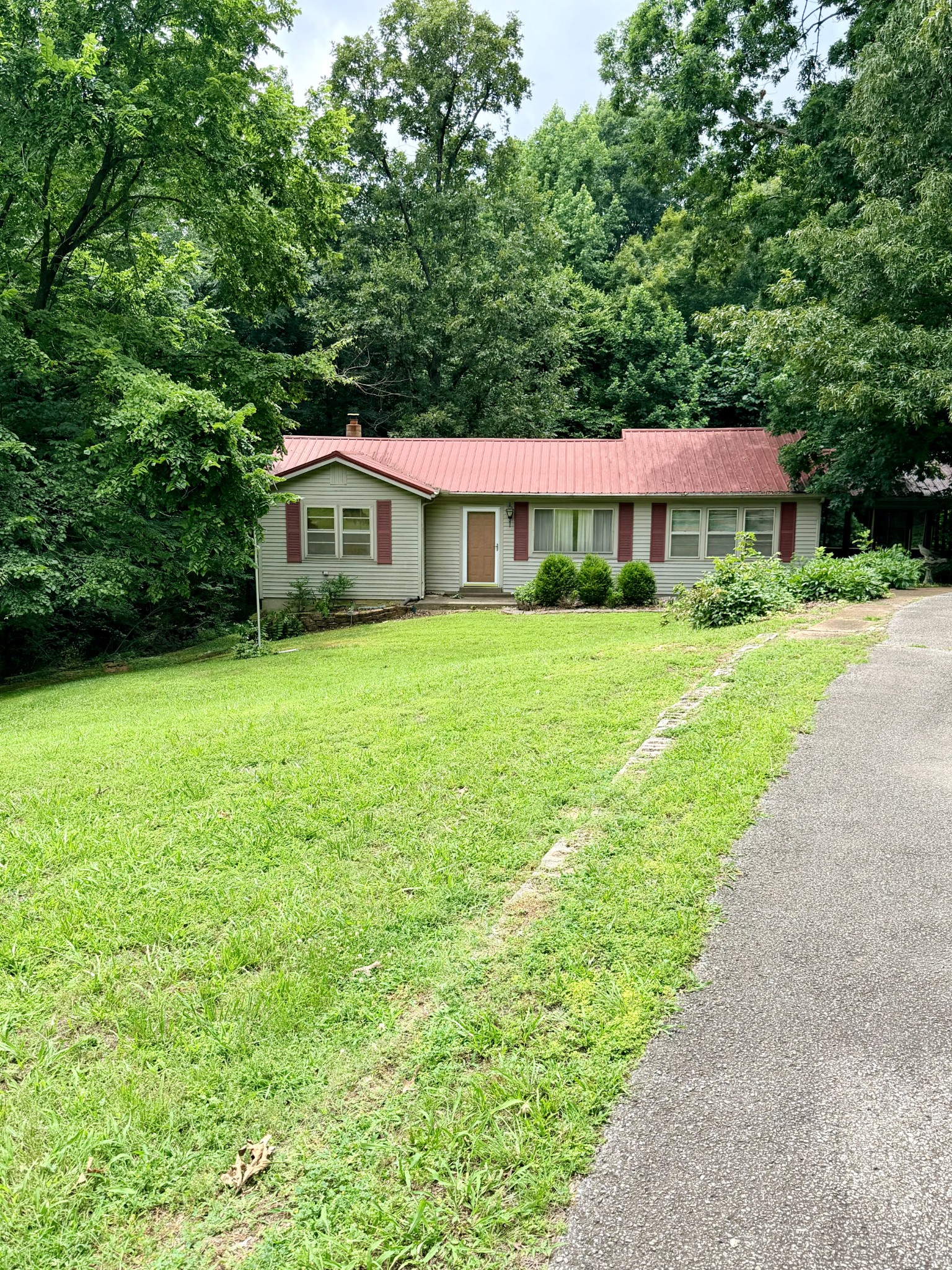 2115 Spring Hill Road Paris, TN 38242 - Photo 3 of 9