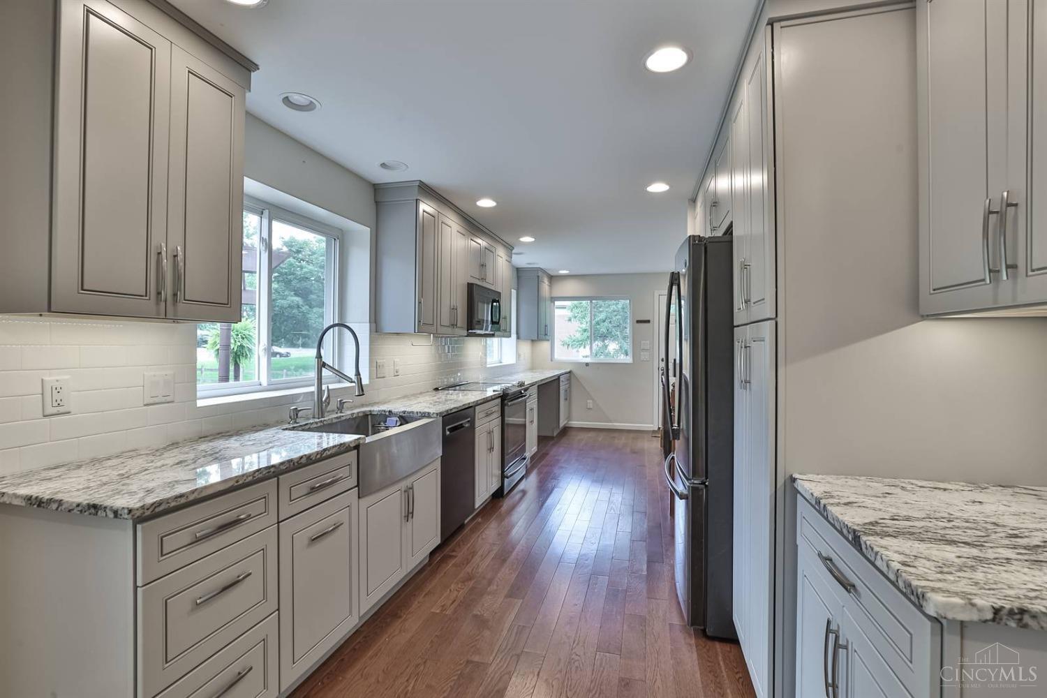 671 Fleming Road Cincinnati, OH 45231 - Photo 8 of 37