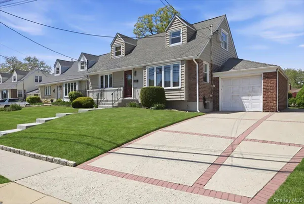 $769,999 | 58 Lyon Street, Valley Stream, NY 11580