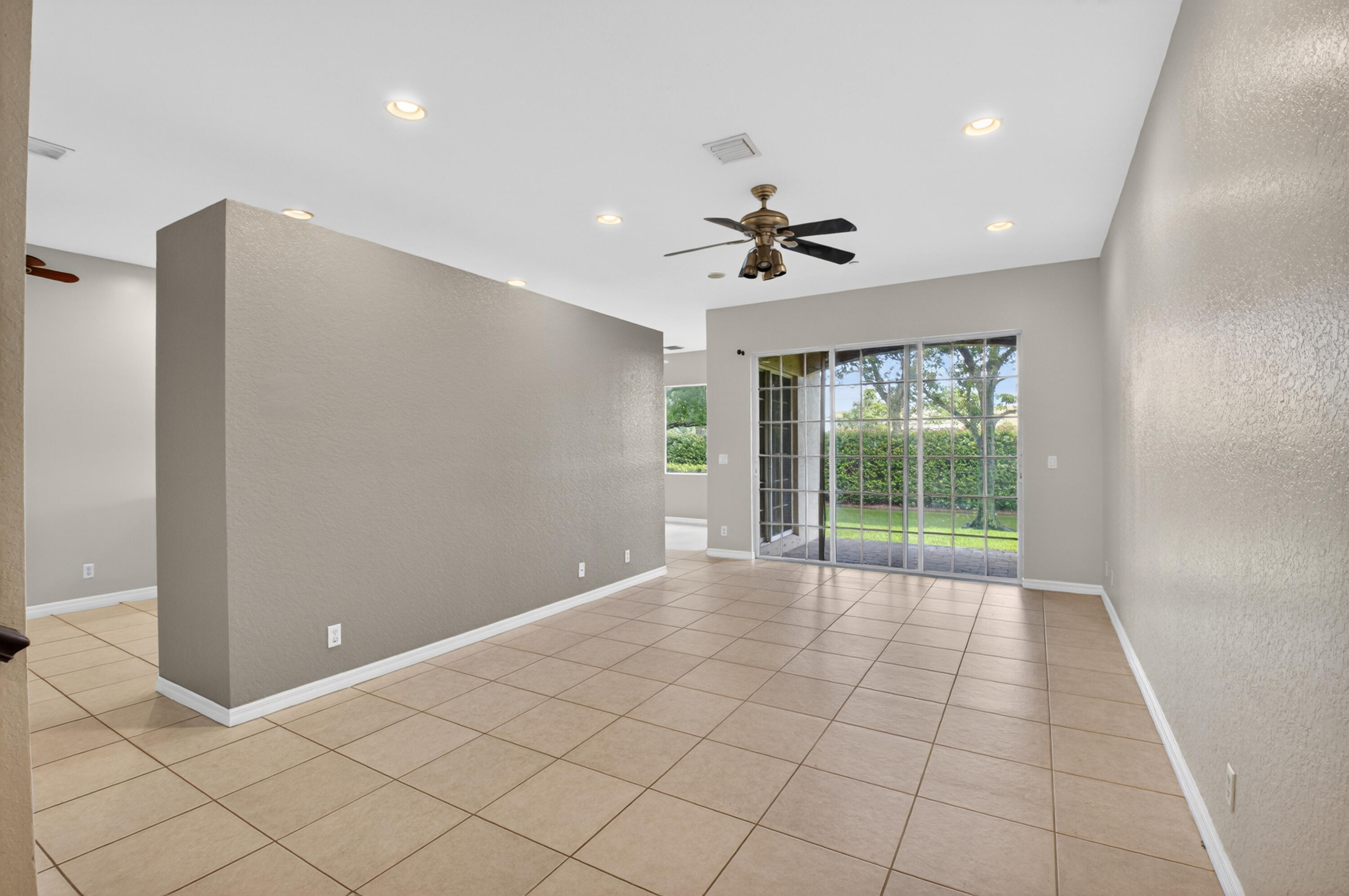 51 Lancaster Road Boynton Beach, FL 33426 - Photo 7 of 61 DSC_8829