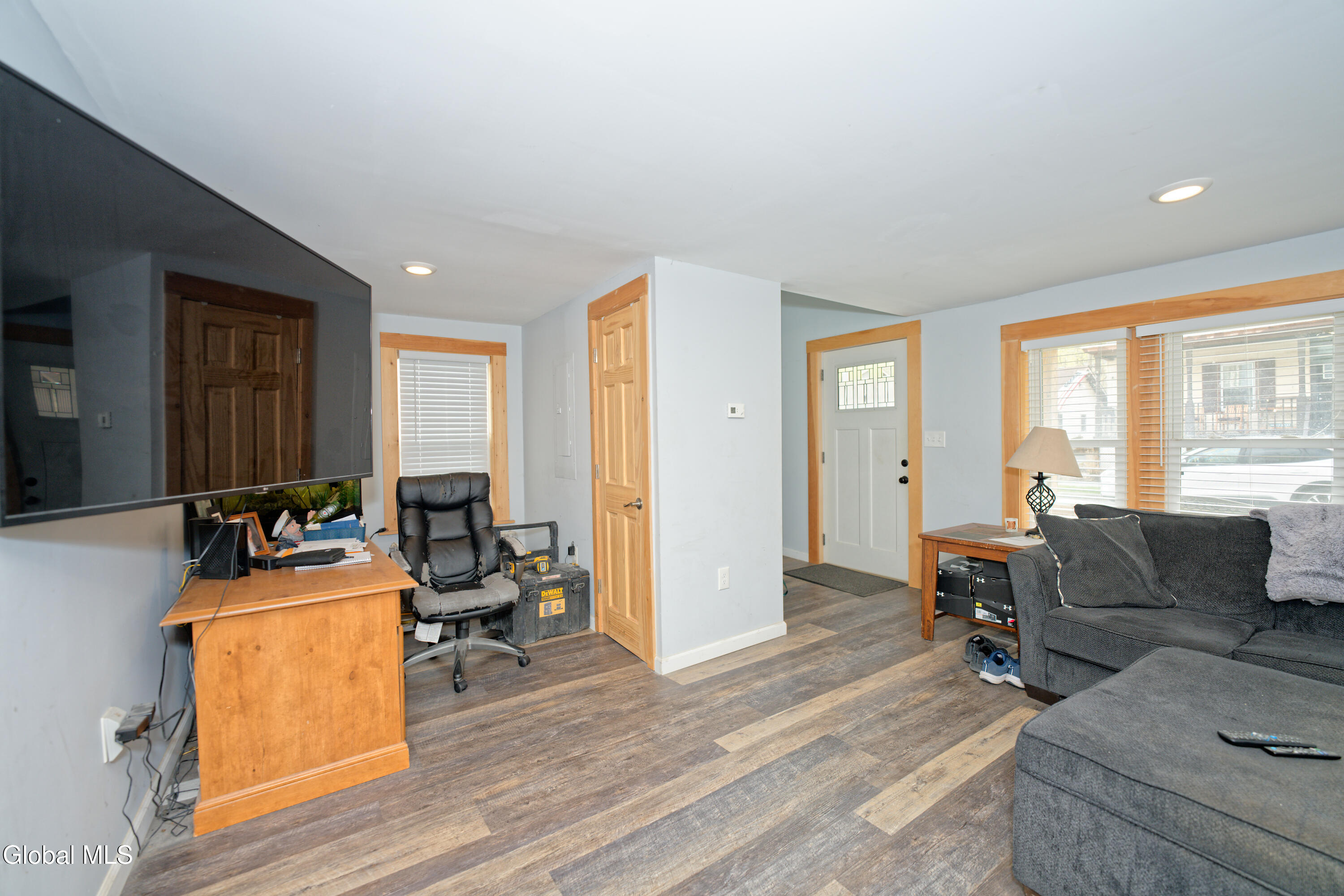 941 6th Street Rensselaer, NY 12144 - Photo 4 of 29 Livingroom 3