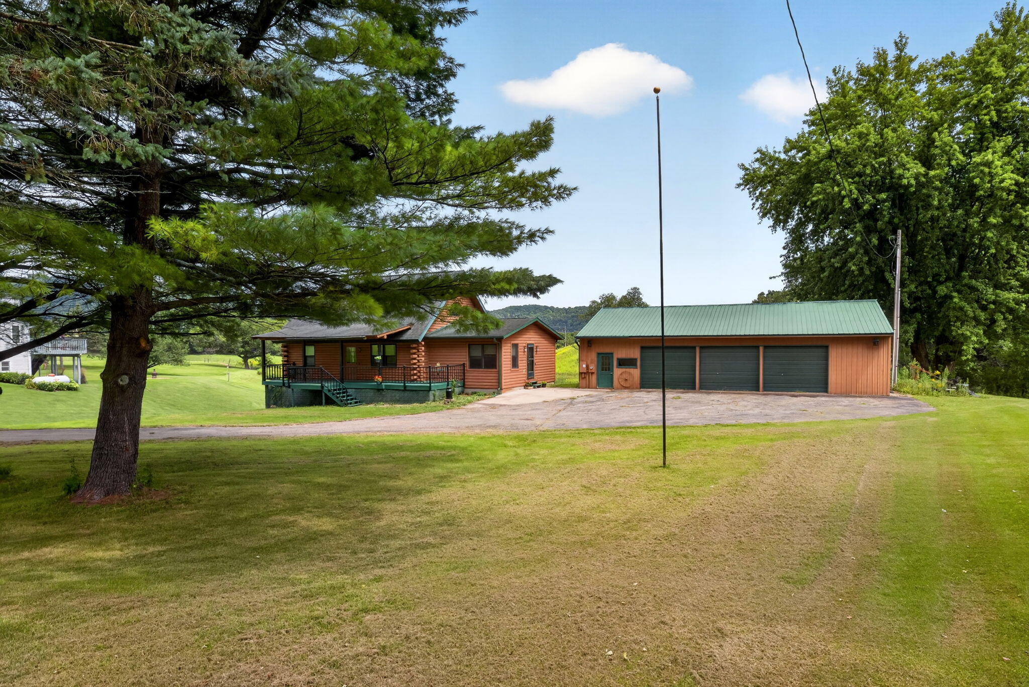565 Beckman Road La Crescent, MN 55947 - Photo 45 of 50 Front