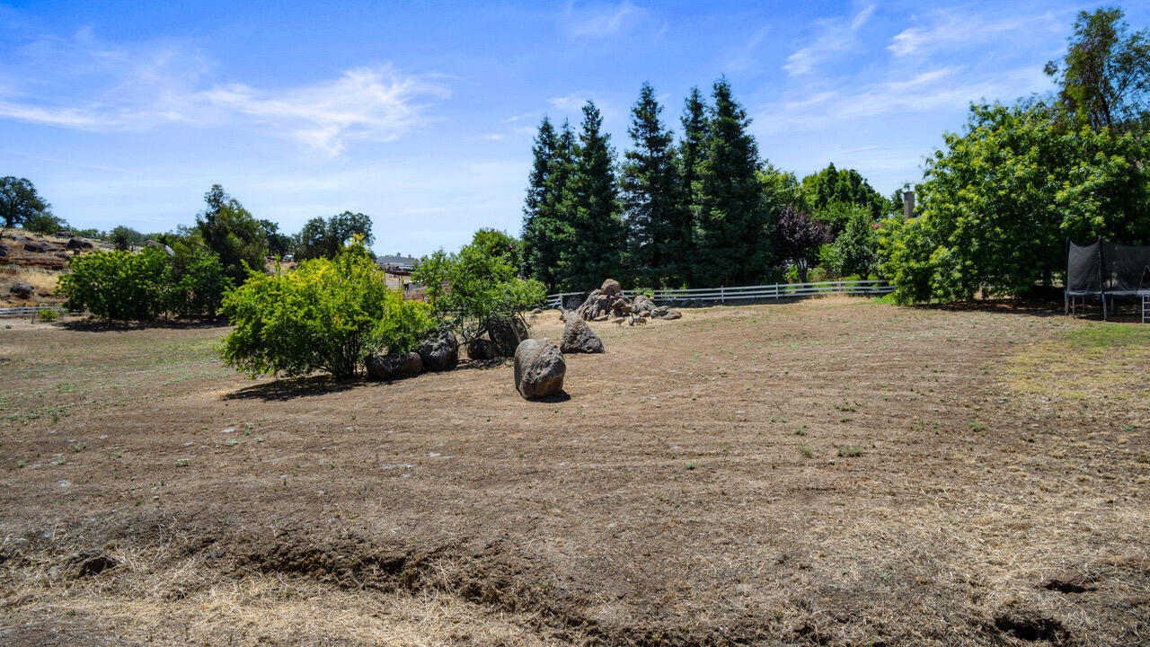 16657 Thomas Drive Springville, CA 93265 - Photo 31 of 37 a street view with mountain view