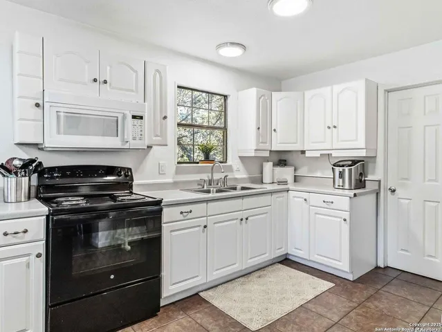 a view of utility room