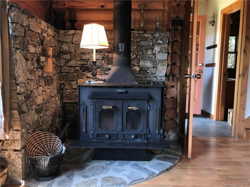 81 Little Roundtop Road Clyde, NC 28721 - Photo 11 of 20