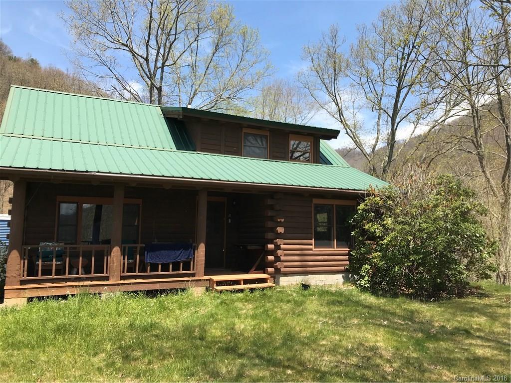 81 Little Roundtop Road Clyde, NC 28721 - Photo 3 of 20