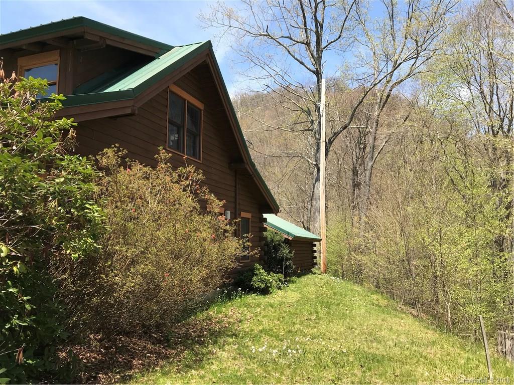 81 Little Roundtop Road Clyde, NC 28721 - Photo 4 of 20