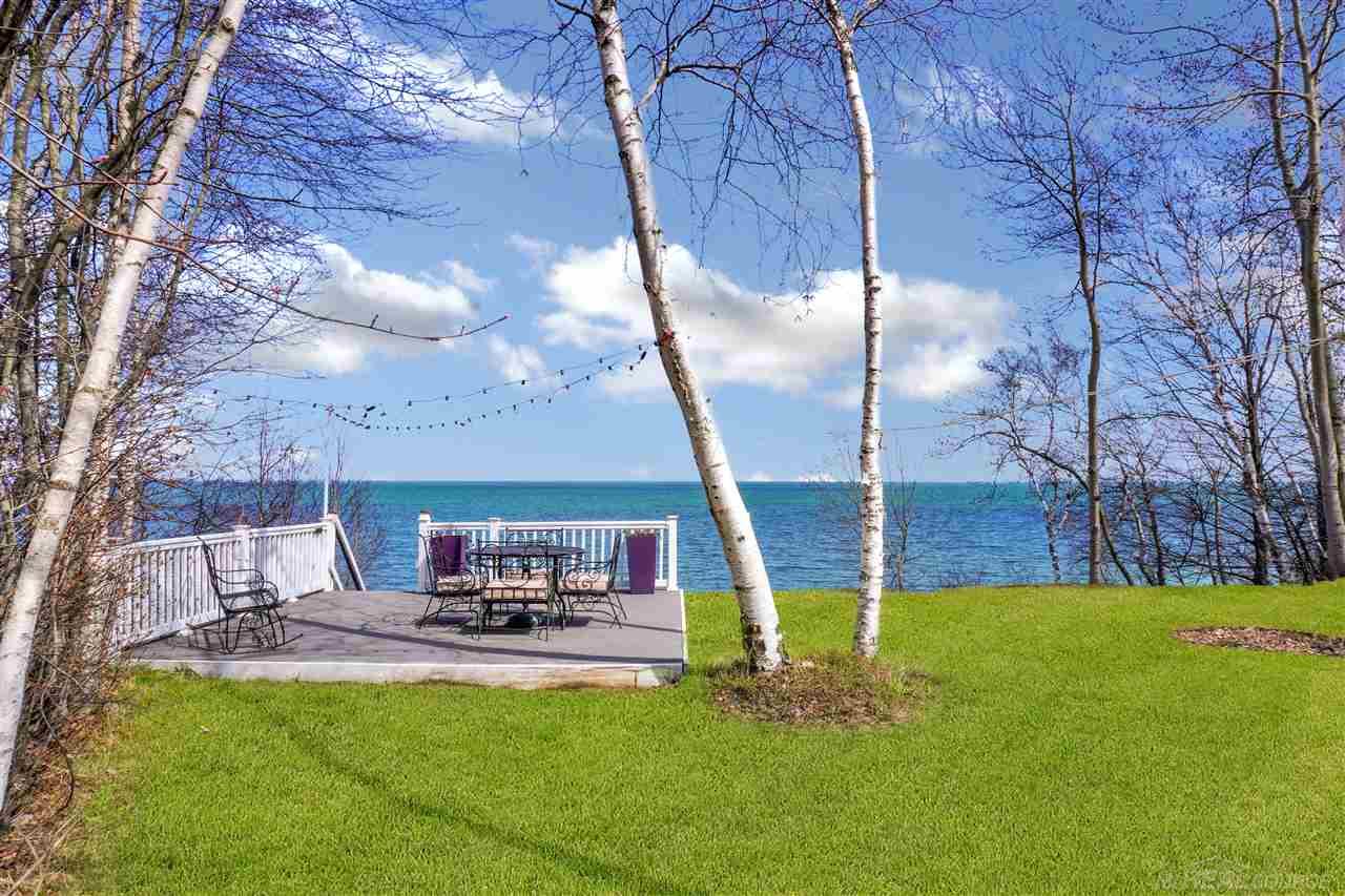 7550 Lakeshore Road Palms, MI 48465 - Photo 18 of 44 50040163-17.JPG