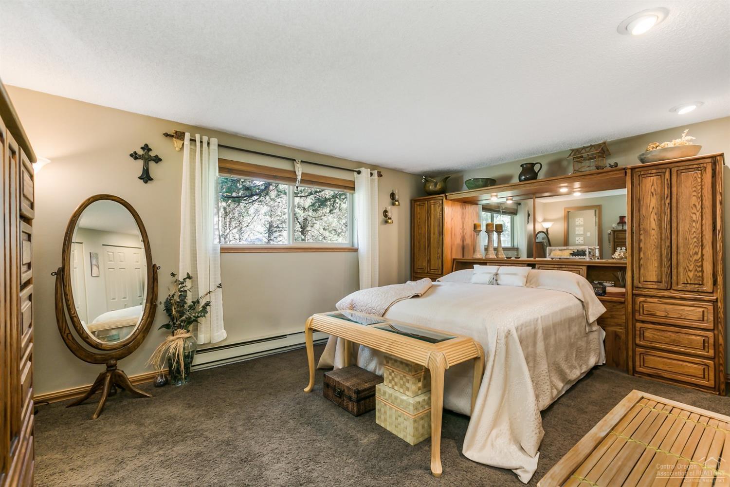 20432 Rae Road Bend, OR 97702 - Photo 8 of 21 Additional Photo