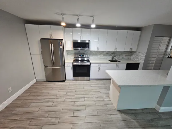 $2,500 | 677 Trace Circle, Unit 106, Deerfield Beach, FL 33441