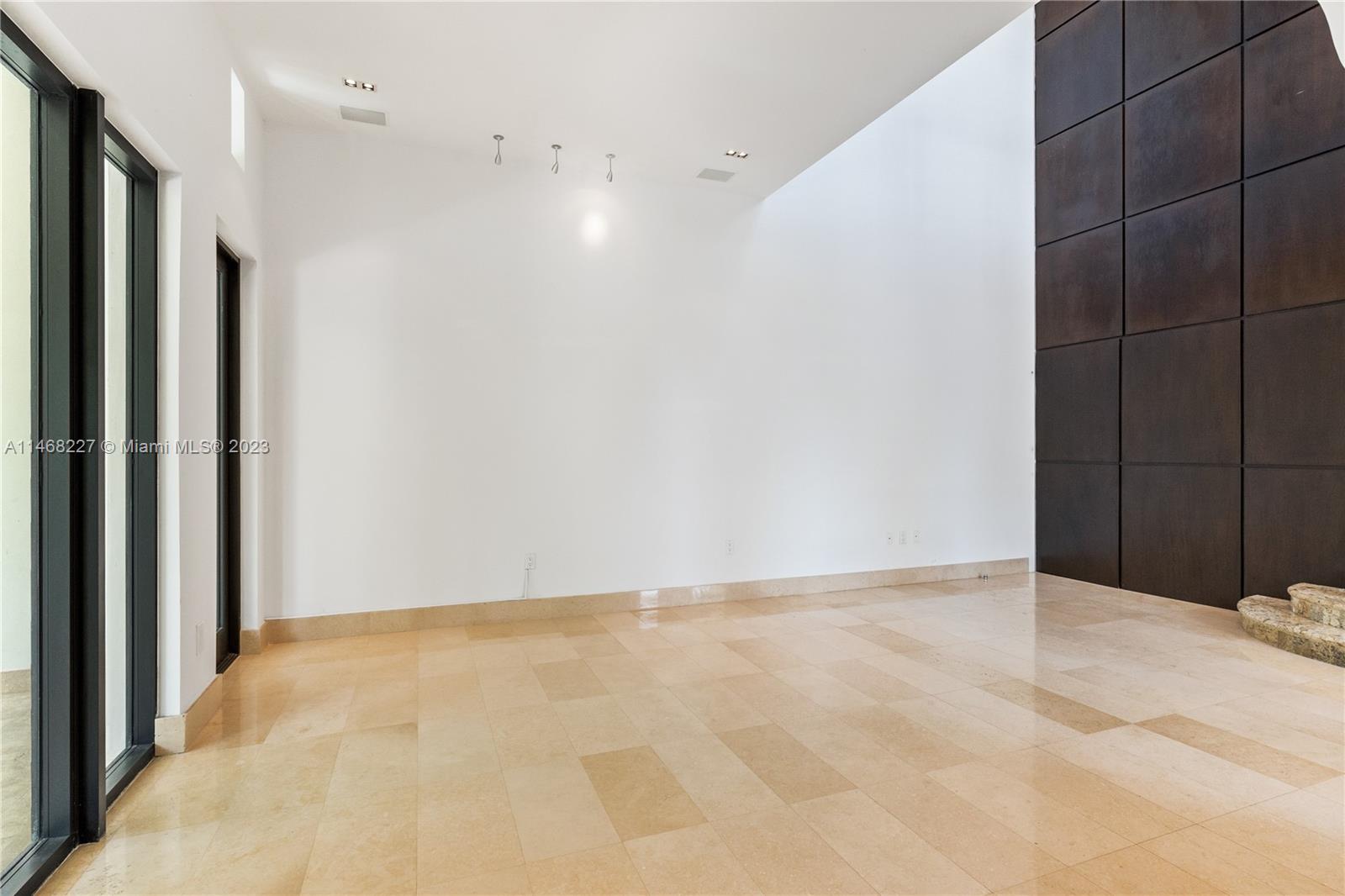 512 Fernwood Road, Unit 2 Key Biscayne, FL 33149 - Photo 17 of 23 a view of an empty room