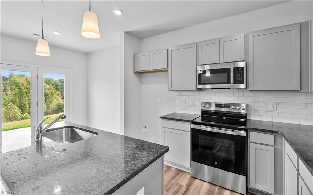 5079 Fallmeade Road Kernersville, NC 27284 - Photo 11 of 40