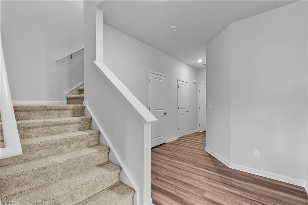 5079 Fallmeade Road Kernersville, NC 27284 - Photo 20 of 40 Foyer