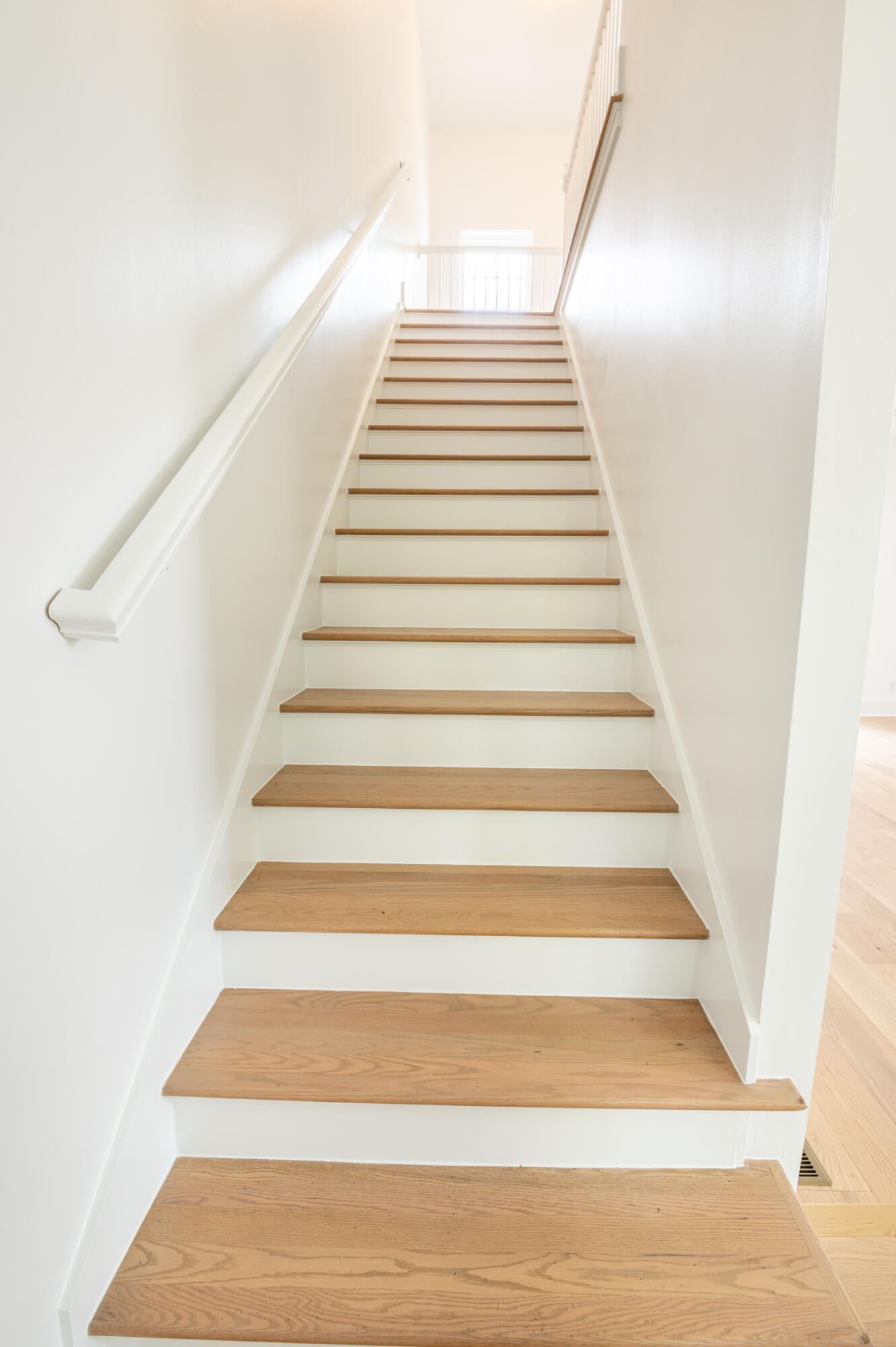 173 Coming Street, Unit B Charleston, SC 29403 - Photo 28 of 63 20250602-_0Z60525