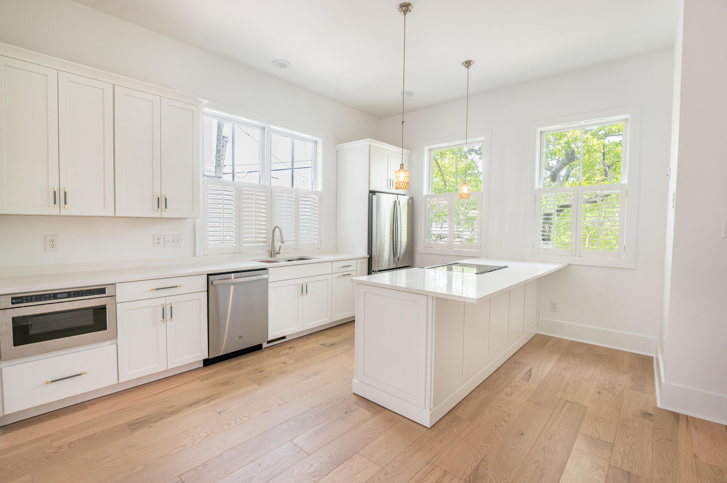 173 Coming Street, Unit B Charleston, SC 29403 - Photo 7 of 63 20250602-_0Z60463