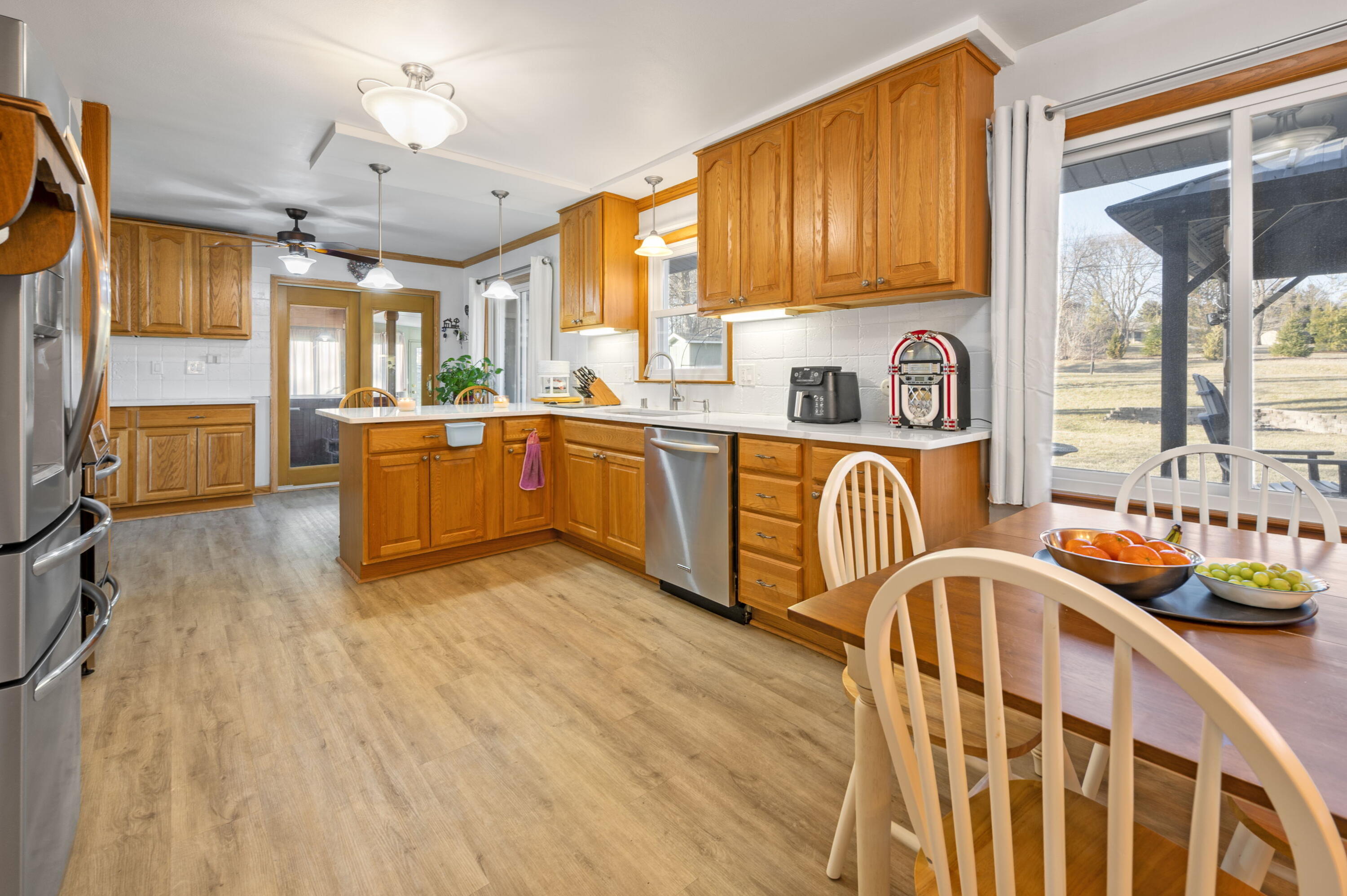 16500 Willow Ridge Lane Brookfield, WI 53005 - Photo 6 of 35 Updated Appliances!