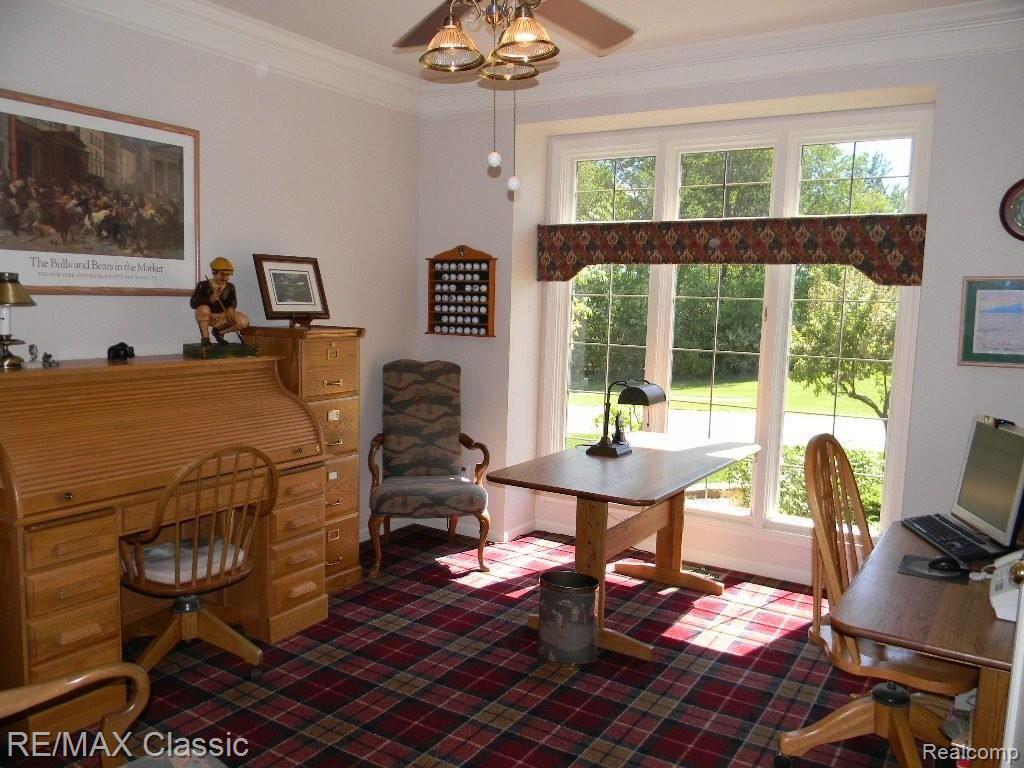 472 Inverness Highland, MI 48357 - Photo 8 of 25 Library.JPG