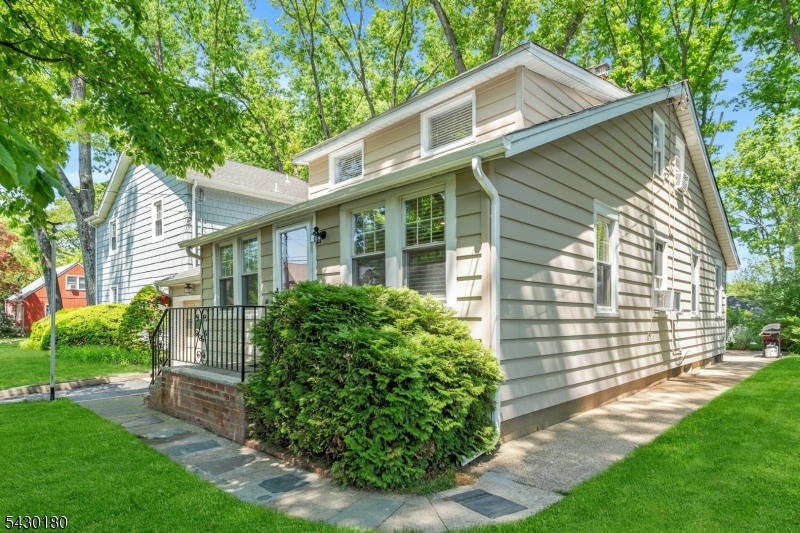56 Highwood Road Denville, NJ 07834 - Photo 4 of 36