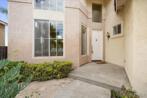 $1,145,000 | 546 Calle Capistrano, San Marcos, CA 92069