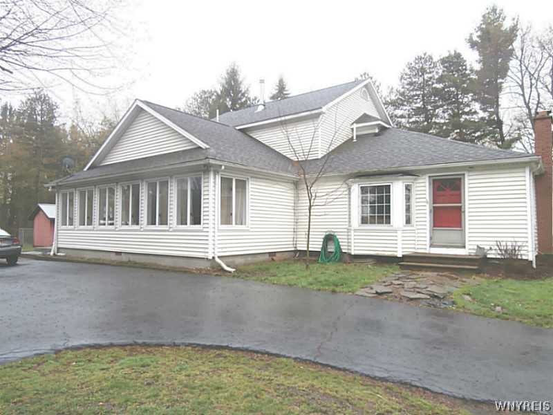 2484 Dodgeson Road Darien, NY 14005 - Photo 1 of 1 Exterior Front.