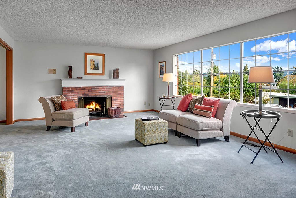 5730 South Upland Road Seattle, WA 98118 - Photo 3 of 18
