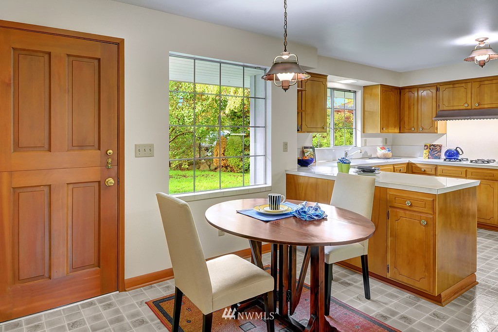5730 South Upland Road Seattle, WA 98118 - Photo 8 of 18