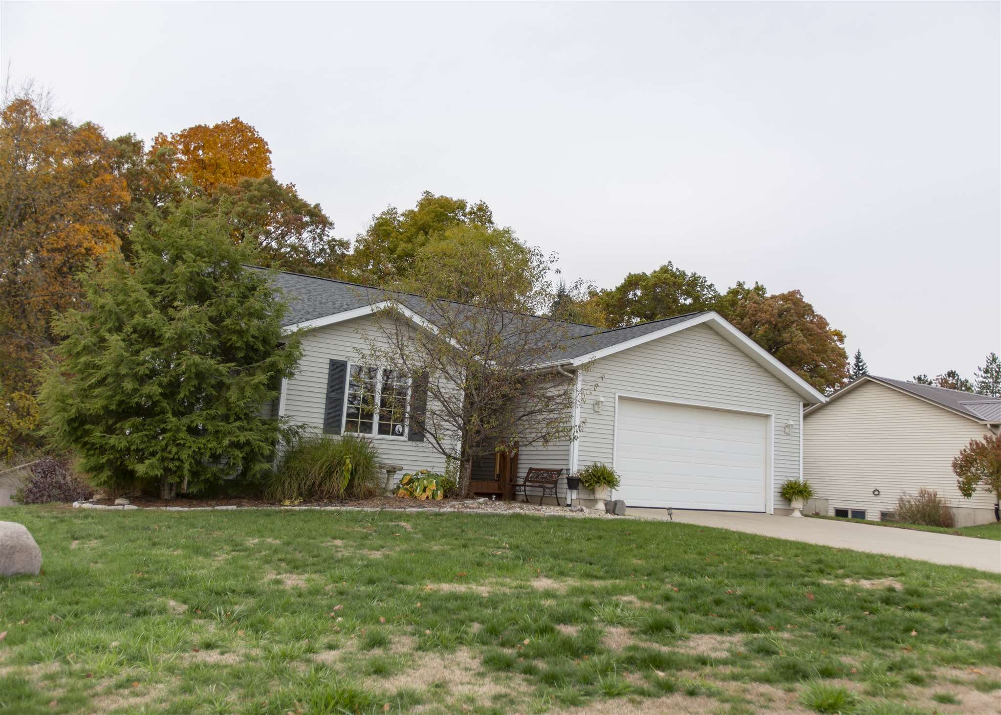 905 North 280 West Angola, IN 46703 - Photo 2 of 36