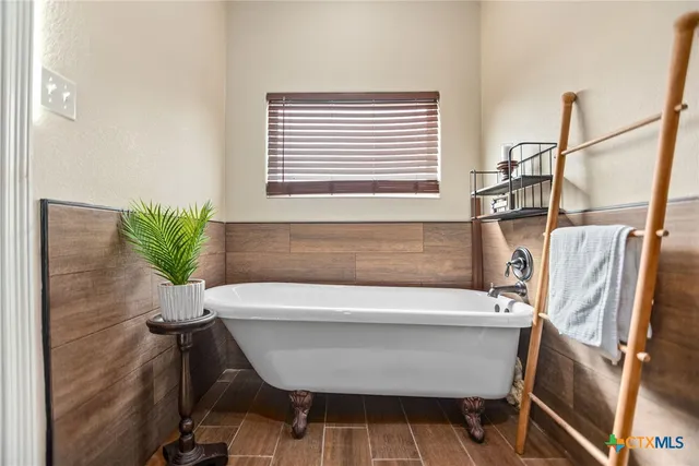 $234,900 | 231 Oleander Avenue, Tivoli, TX 77990