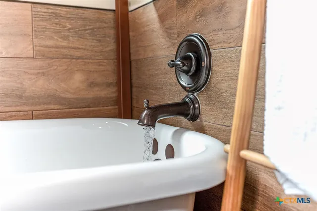 $234,900 | 231 Oleander Avenue, Tivoli, TX 77990