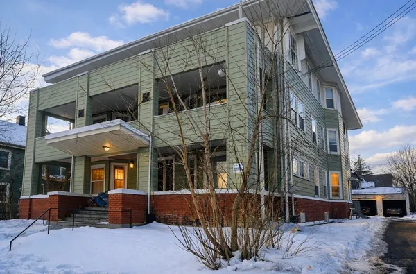 $950 | 151 Oak Street, Unit 10, Binghamton, NY 13905