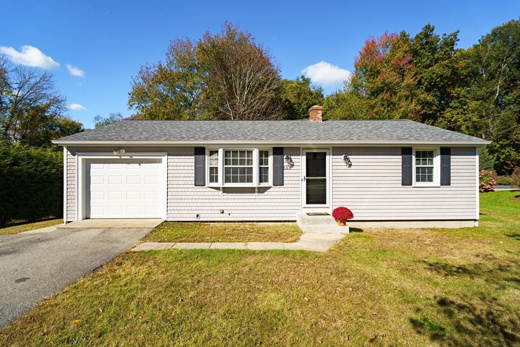 555 Old Fall River Road Swansea, MA 02777 - Photo 1 of 26 Gallery Image 1