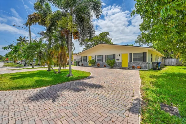 $3,300 | 808 Southwest 12th Court, Unit 808, Fort Lauderdale, FL 33315