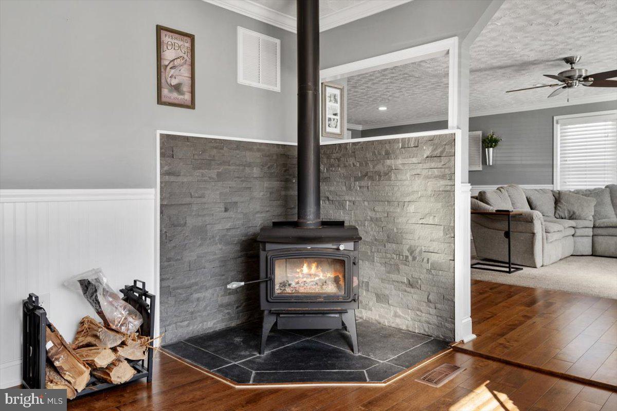 8376 Lockwood Road Pasadena, MD 21122 - Photo 14 of 32