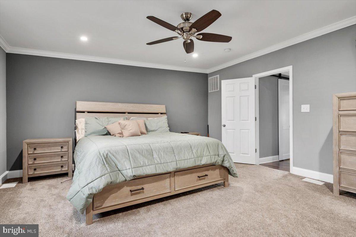 8376 Lockwood Road Pasadena, MD 21122 - Photo 17 of 32