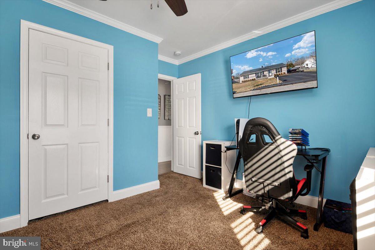 8376 Lockwood Road Pasadena, MD 21122 - Photo 20 of 32