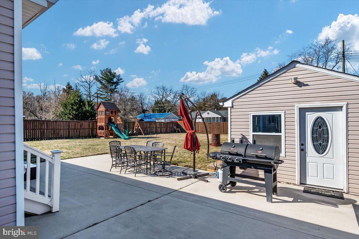 8376 Lockwood Road Pasadena, MD 21122 - Photo 27 of 32